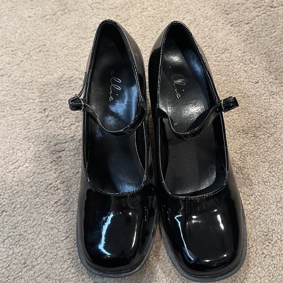 Ellie Patent Leather Maryjane shoes size 10 worn once - Picture 5 of 6